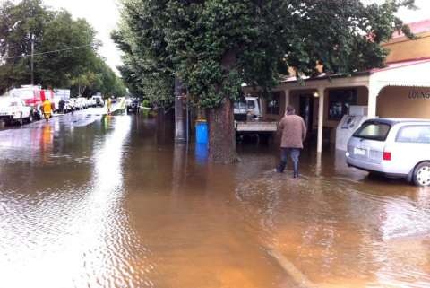 Tallygaroopna Street Flooding 2012