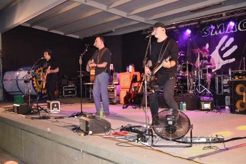 1755327250-stage_entertain_SMACK
