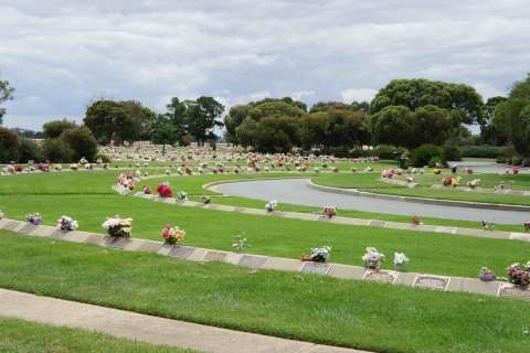 Pine Lodge Cemetery image 1