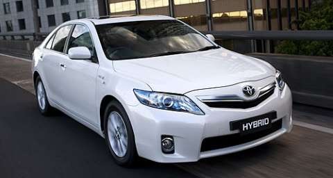 toyota camry hybrid large2